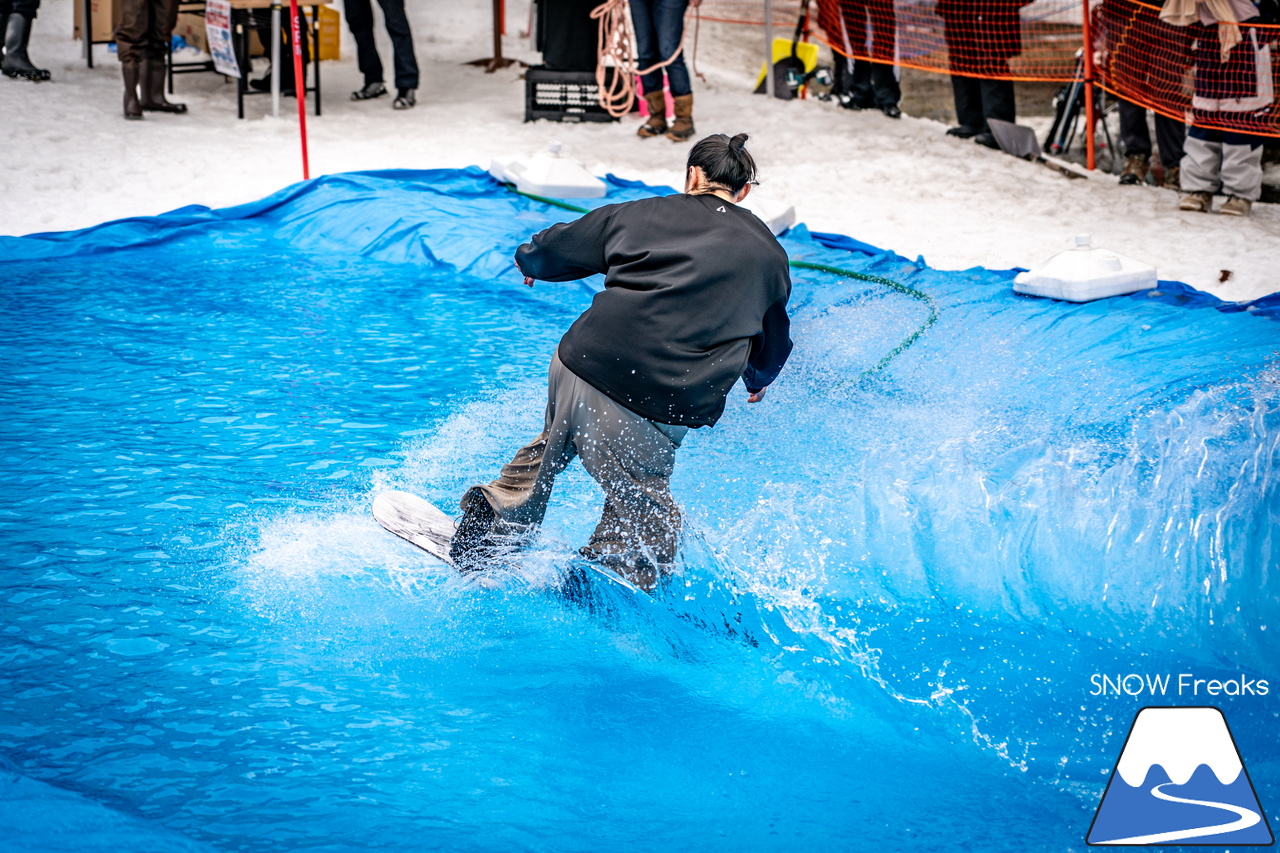 富良野スキー場｜いよいよインターナショナルなイベントに？！春シーズン恒例『第13回 Pond Skimming 池渡り』開催～♪